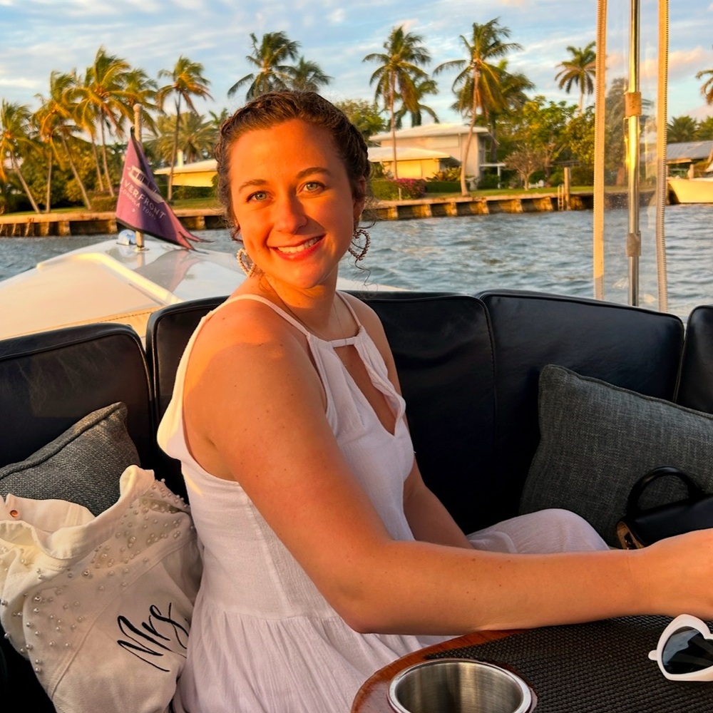 Meet your Posher, Abigail